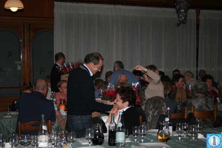 Pranzo Anziani 2011 (49).JPG